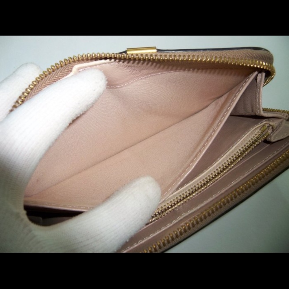Chloe Tan Leather Zip Wallet with Gold Hardware - Picture 9 of 12